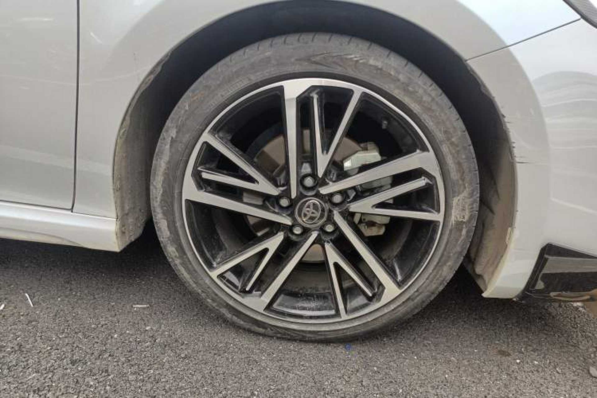 Used Toyota Camry 2024 Dual-Motor 2.0HS Sport Edition Right Front Wheel Hub