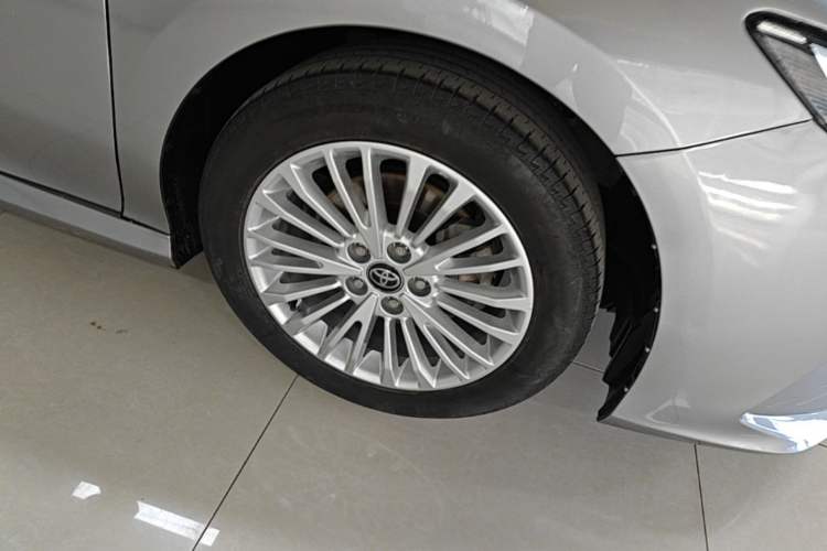 Used Toyota Camry 2024 2.0E Elite Edition Right Front Wheel Hub