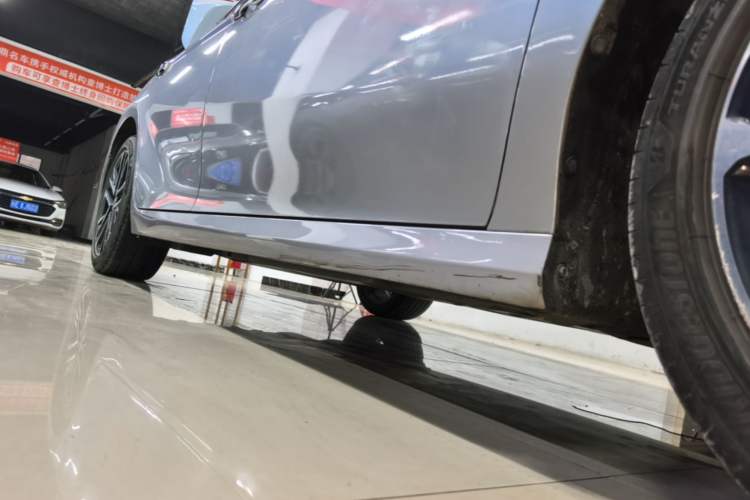 Used Toyota Camry 2024 Dual-Motor 2.0 HG Premium Edition Right Side Sill