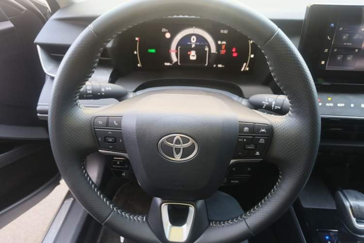 Used Toyota Camry 2024 Dual-Motor 2.0 HGVP Luxury Edition Steering Wheel