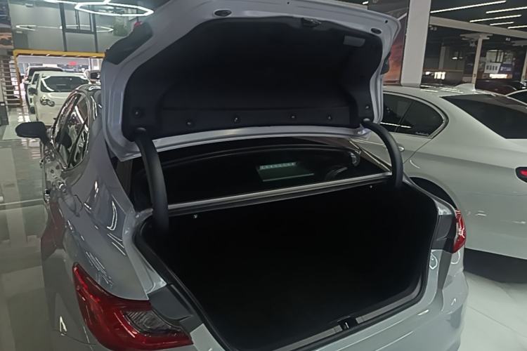 Used Toyota Camry 2024 Dual-Motor 2.0 HGVP Luxury Edition Trunk
