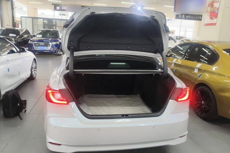 Used Toyota Camry 2024 Dual-Motor 2.0 HG Premium Edition Trunk