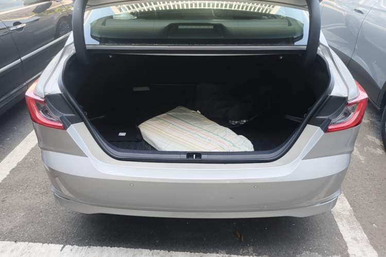 Used Toyota Camry 2024 Dual-Motor 2.0 HGVP Luxury Edition Trunk
