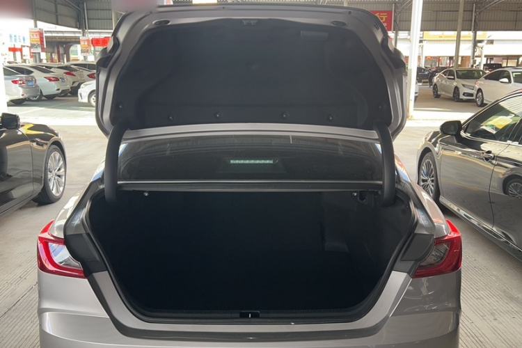 Used Toyota Camry 2024 Dual-Motor 2.0 HGVP Luxury Edition Trunk
