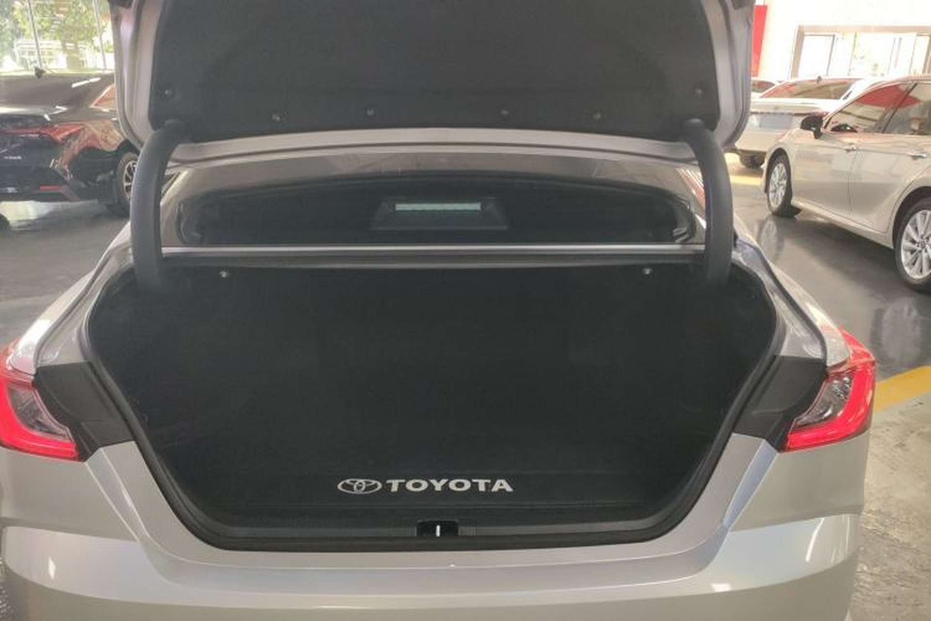 Used Toyota Camry 2024 Dual-Motor 2.0 HGVP Luxury Edition Trunk