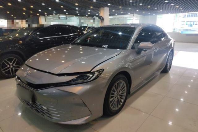 Used Toyota Camry 2024 Dual-Motor 2.0 HGVP Luxury Edition