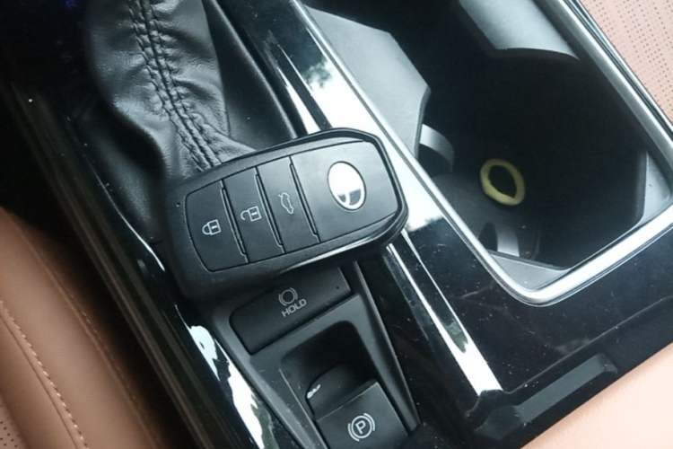 Used Toyota Camry 2024 Dual-Motor 2.0 HG Premium Edition Vehicle Key