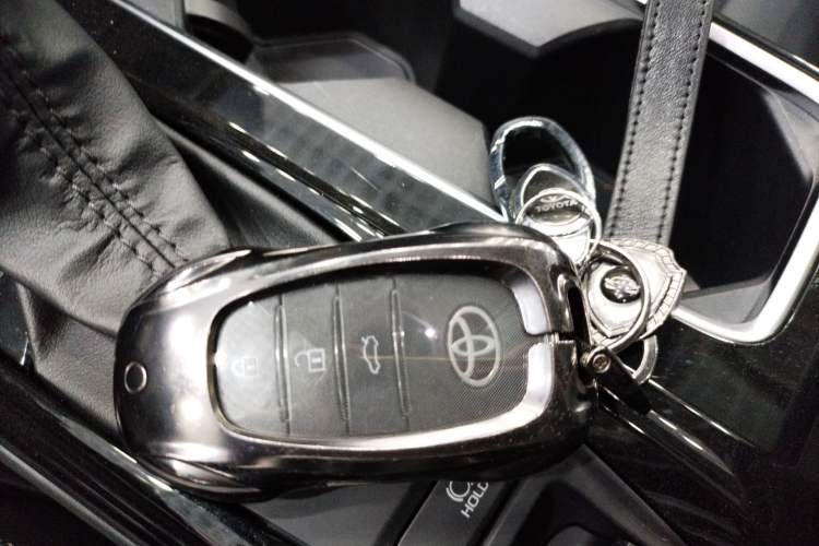 Used Toyota Camry 2024 2.0 GVP Luxury Edition Vehicle Key