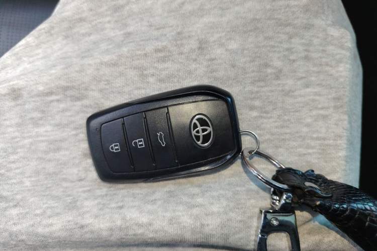 Used Toyota Camry 2024 Dual-Motor 2.0 HG Premium Edition Vehicle Key