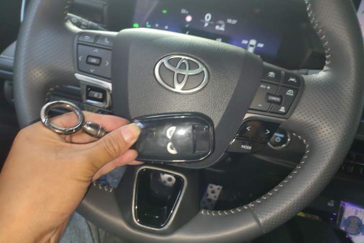 Used Toyota Camry 2024 Dual-Motor 2.0 HXS Sport Plus Edition Vehicle Key