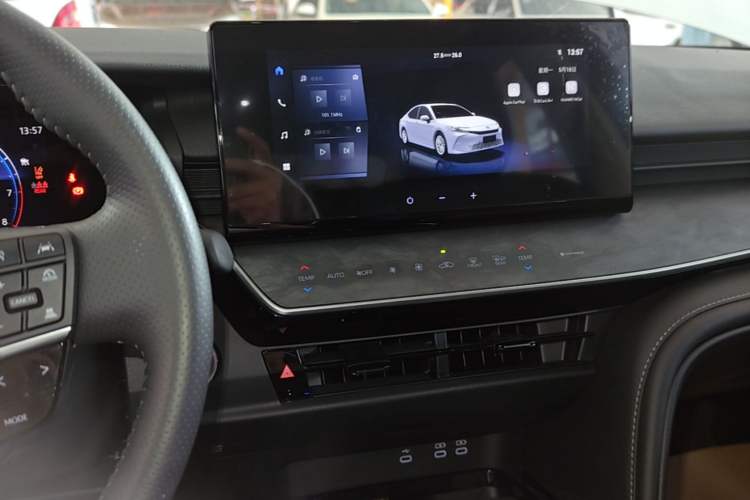 Used Toyota Camry 2024 2.0 GVP Luxury Edition Audio And AC Panel