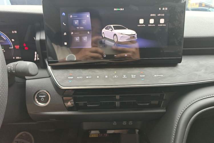 Used Toyota Camry 2024 Dual-Motor 2.0 HGVP Luxury Edition Audio And AC Panel