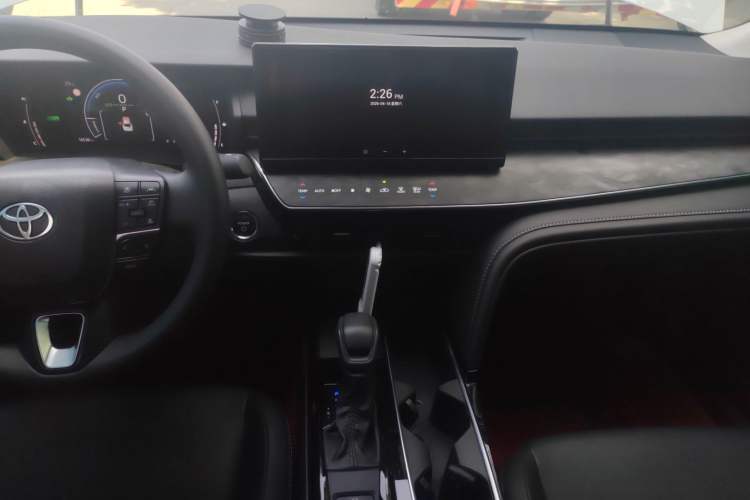 Used Toyota Camry 2024 Dual-Motor 2.0 HE Elite Edition Audio And AC Panel