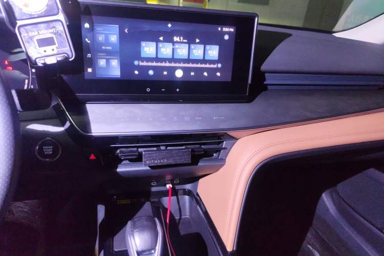 Used Toyota Camry 2024 2.0 GVP Luxury Edition Audio And AC Panel