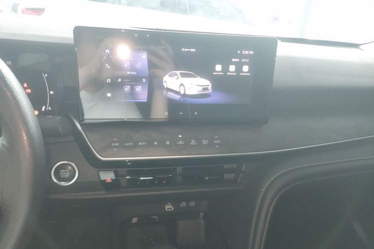 Used Toyota Camry 2024 2.0E Elite Edition Audio And AC Panel