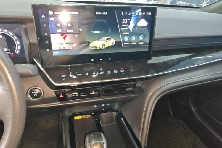 Used Toyota Camry 2024 Dual-Motor 2.0 HXS Sport Plus Edition Audio And AC Panel