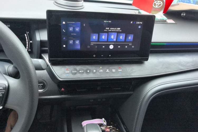 Used Toyota Camry 2024 Dual-Motor 2.0 HE Elite Edition Audio And AC Panel