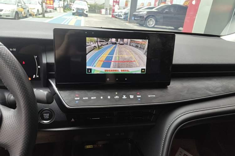Used Toyota Camry 2024 2.0 GVP Luxury Edition Audio And AC Panel