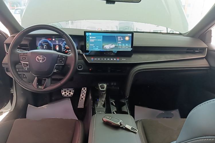 Used Toyota Camry 2024 Dual-Motor 2.0HS Sport Edition Center Console