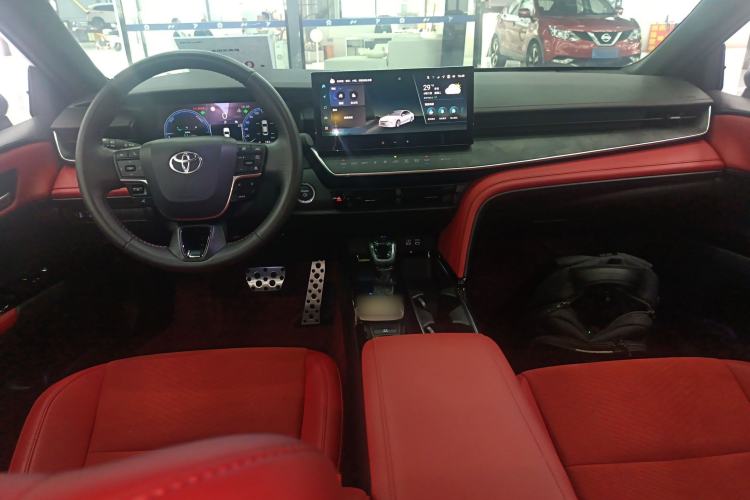 Used Toyota Camry 2024 Dual-Motor 2.0HS Sport Edition Center Console