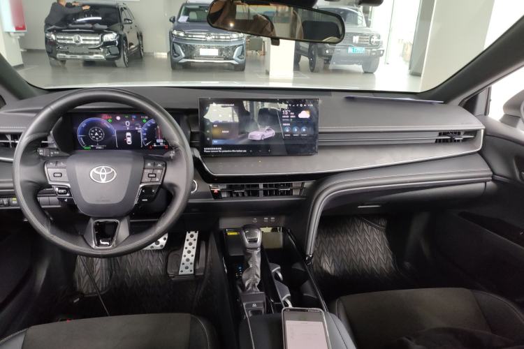 Used Toyota Camry 2024 Dual-Motor 2.0HS Sport Edition Center Console