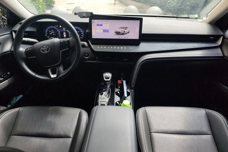 Used Toyota Camry 2024 Dual-Engine 2.5HG Prestige Edition Center Console
