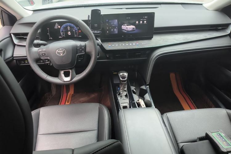 Used Toyota Camry 2024 2.0 GVP Luxury Edition Center Console
