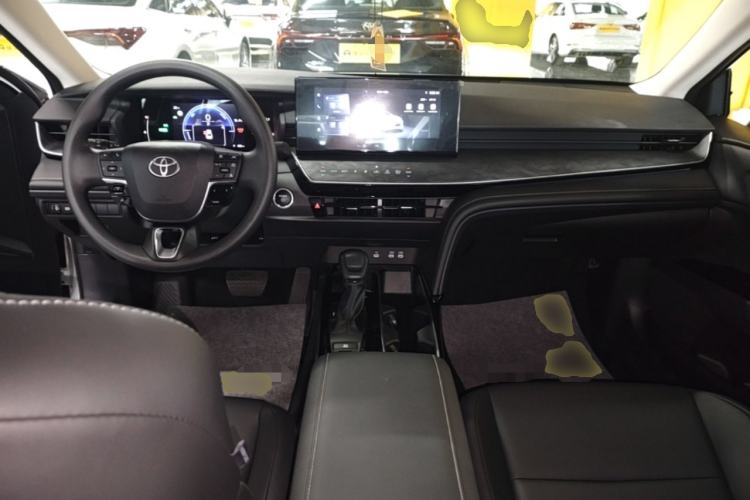 Used Toyota Camry 2024 Dual-Motor 2.0 HE Elite Edition Center Console