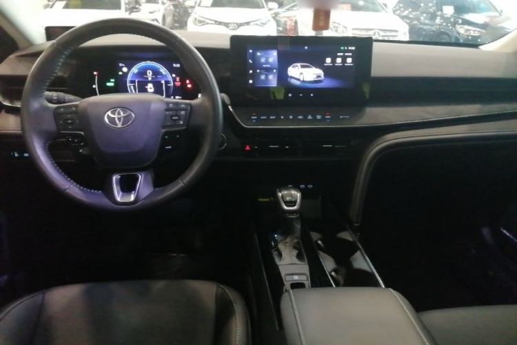 Used Toyota Camry 2024 Dual-Motor 2.0 HGVP Luxury Edition Center Console