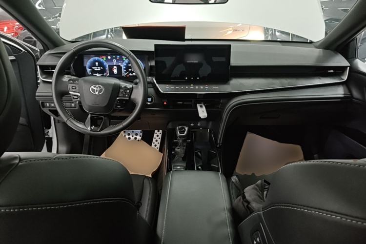 Used Toyota Camry 2024 2.0S Sport Edition Center Console