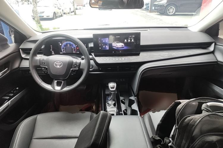 Used Toyota Camry 2024 2.0 GVP Luxury Edition Center Console