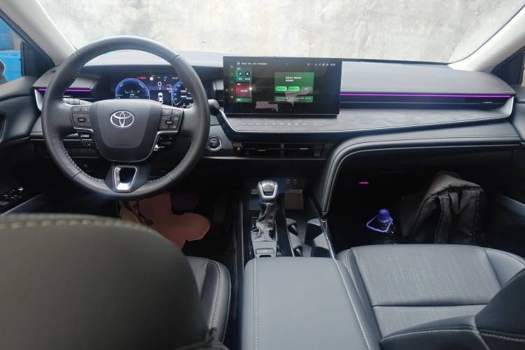 Used Toyota Camry 2024 Dual-Motor 2.0 HG Premium Edition Center Console