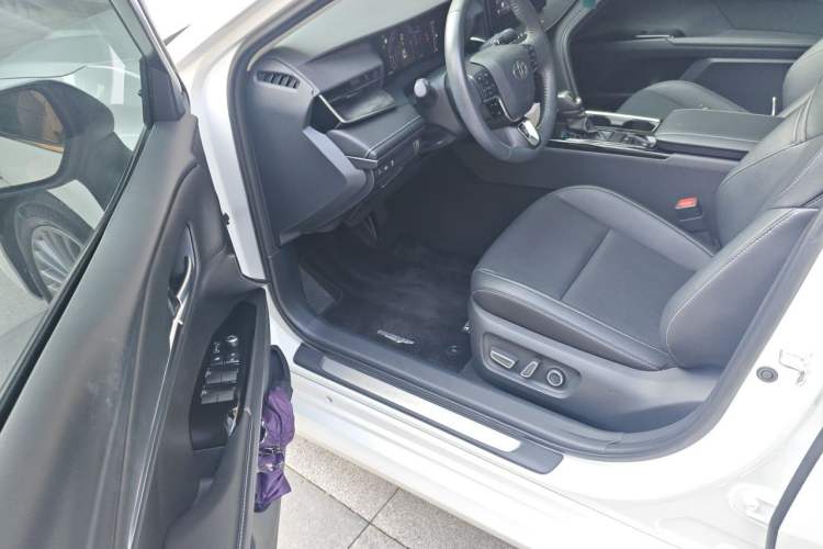 Used Toyota Camry 2024 Dual-Motor 2.0 HGVP Luxury Edition Driver Seat