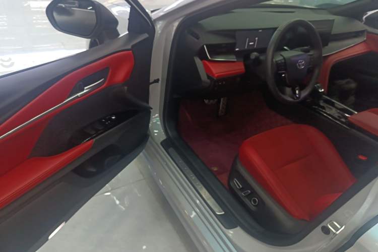 Used Toyota Camry 2024 Dual-Motor 2.0HS Sport Edition Driver Seat