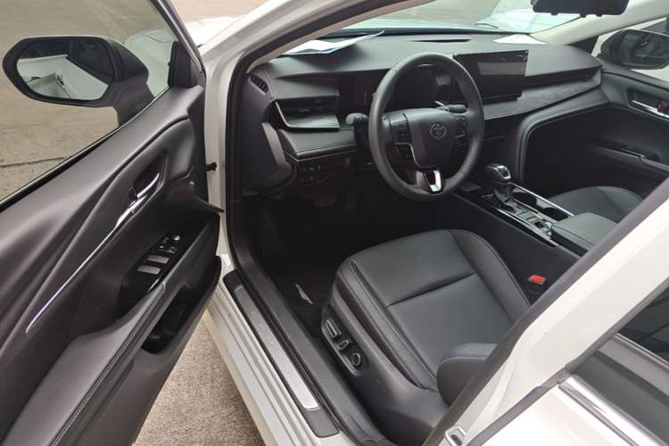 Used Toyota Camry 2024 Dual-Motor 2.0 HGVP Luxury Edition Driver Seat