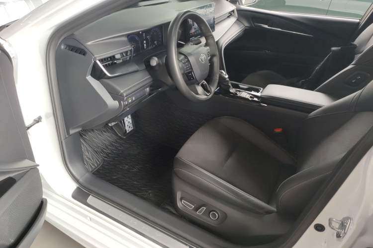 Used Toyota Camry 2024 Dual-Motor 2.0HS Sport Edition Driver Seat