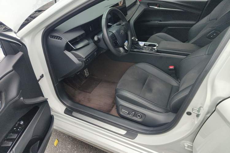 Used Toyota Camry 2024 Dual-Motor 2.0 HXS Sport Plus Edition Driver Seat