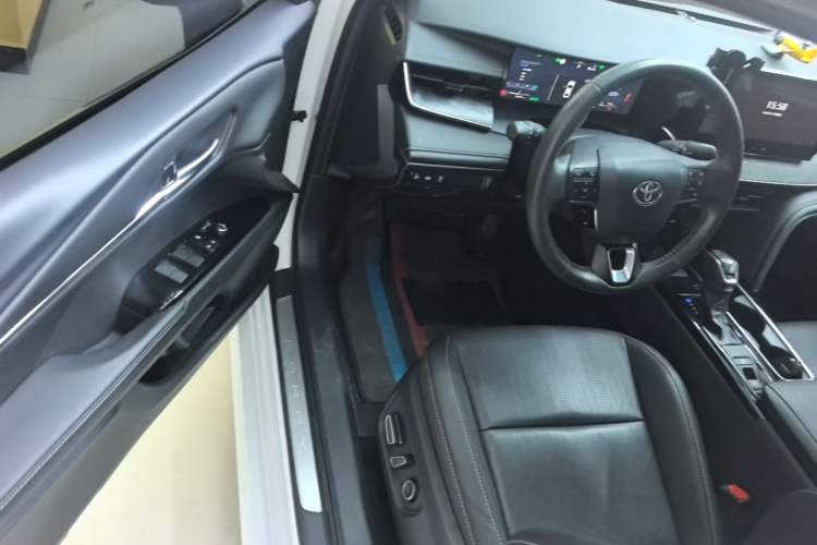Used Toyota Camry 2024 Dual-Motor 2.0 HG Premium Edition Driver Seat