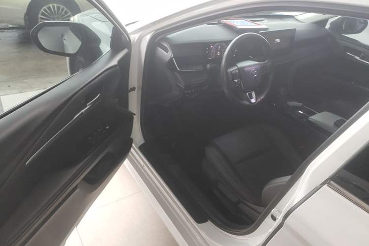 Used Toyota Camry 2024 2.0E Elite Edition Driver Seat