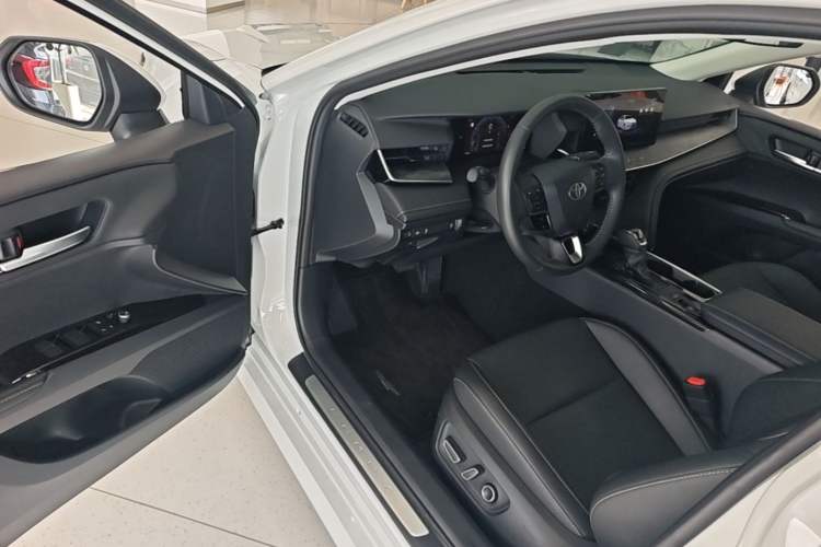 Used Toyota Camry 2024 2.0 GVP Luxury Edition Driver Seat