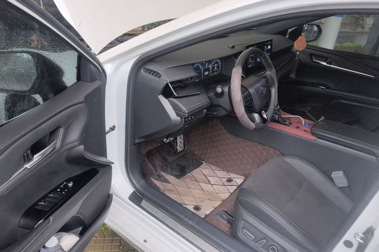Used Toyota Camry 2024 Dual-Motor 2.0 HXS Sport Plus Edition Driver Seat