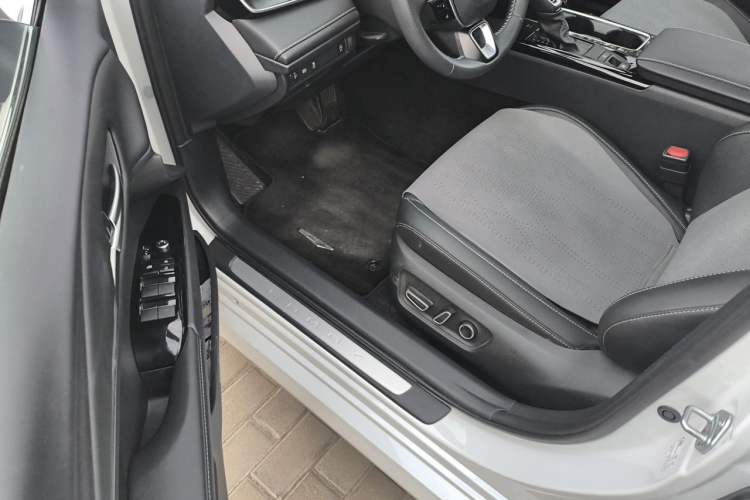 Used Toyota Camry 2024 2.0 GVP Luxury Edition Driver Seat