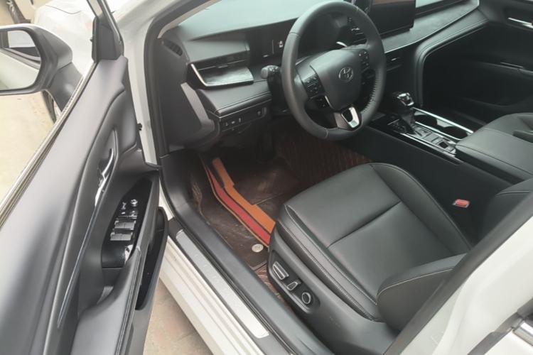 Used Toyota Camry 2024 2.0 GVP Luxury Edition Driver Seat