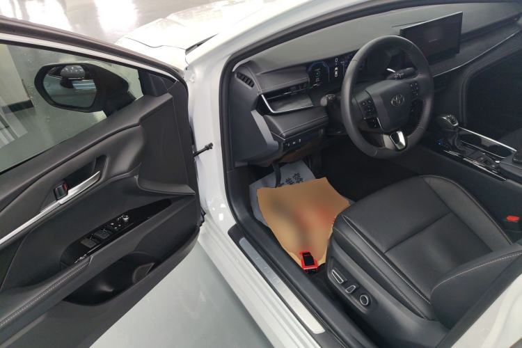 Used Toyota Camry 2024 Dual-Motor 2.0 HG Premium Edition Driver Seat