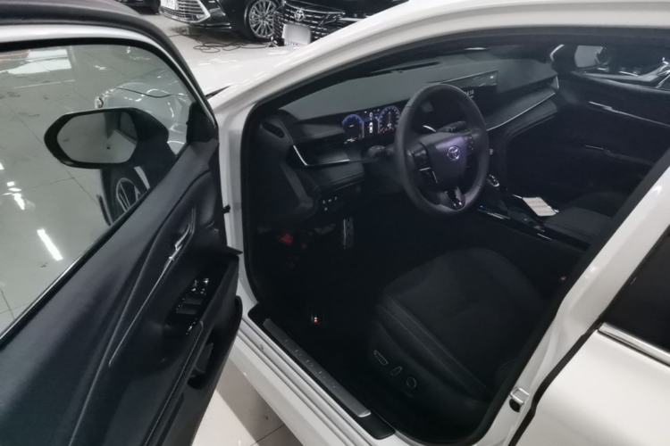 Used Toyota Camry 2024 Dual-Motor 2.0HS Sport Edition Driver Seat