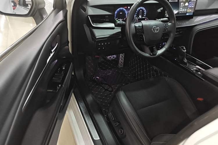 Used Toyota Camry 2024 Dual-Motor 2.0 HXS Sport Plus Edition Driver Seat