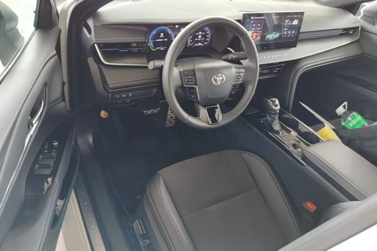 Used Toyota Camry 2024 Dual-Motor 2.0 HXS Sport Plus Edition Driver Seat