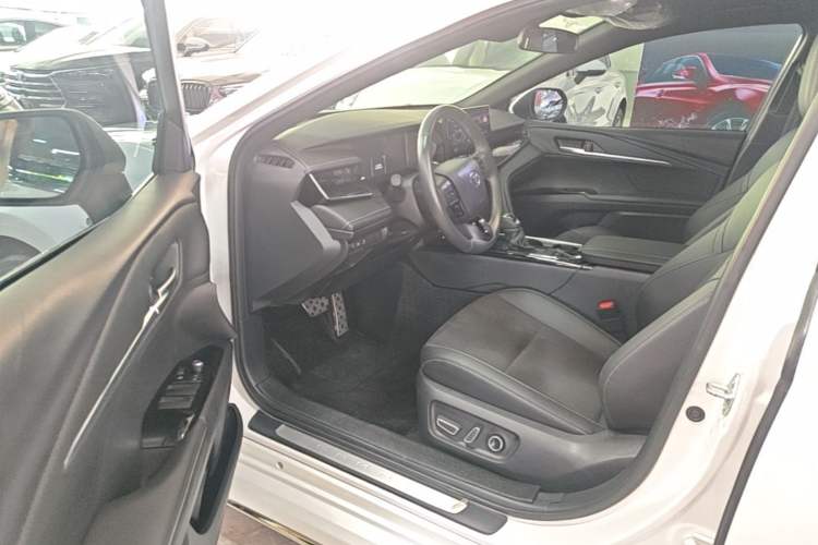 Used Toyota Camry 2024 Dual-Motor 2.0 HXS Sport Plus Edition Driver Seat