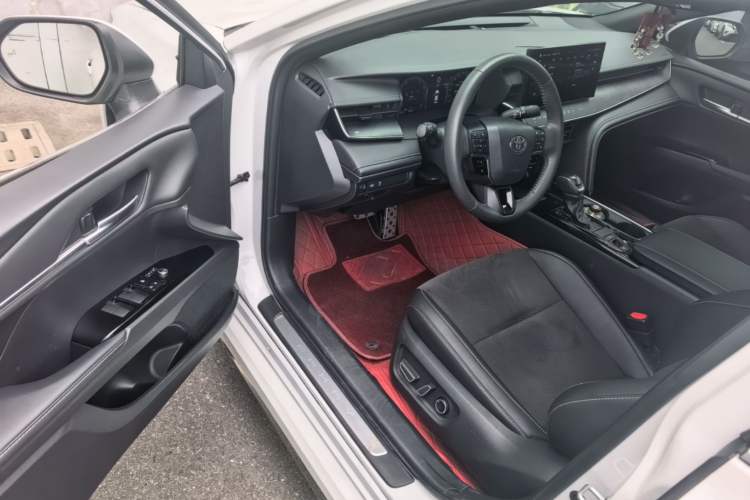 Used Toyota Camry 2024 Dual-Motor 2.0 HXS Sport Plus Edition Driver Seat