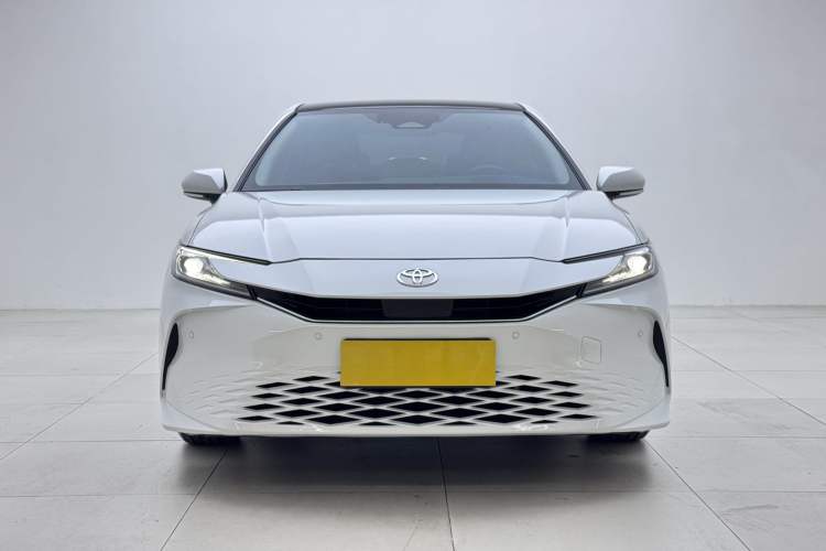 Used Toyota Camry 2024 Dual-Motor 2.0 HG Premium Edition Exterior 1